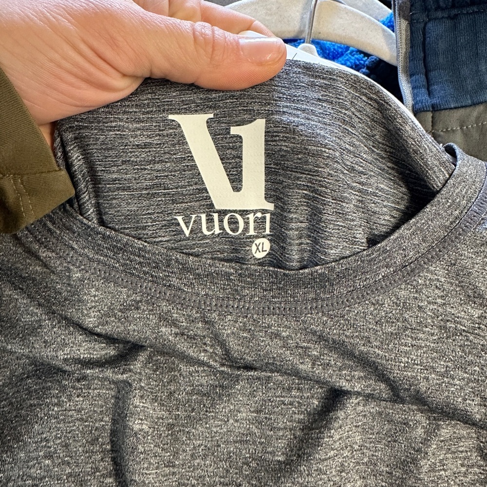 Vuori Men's quick dry shirt